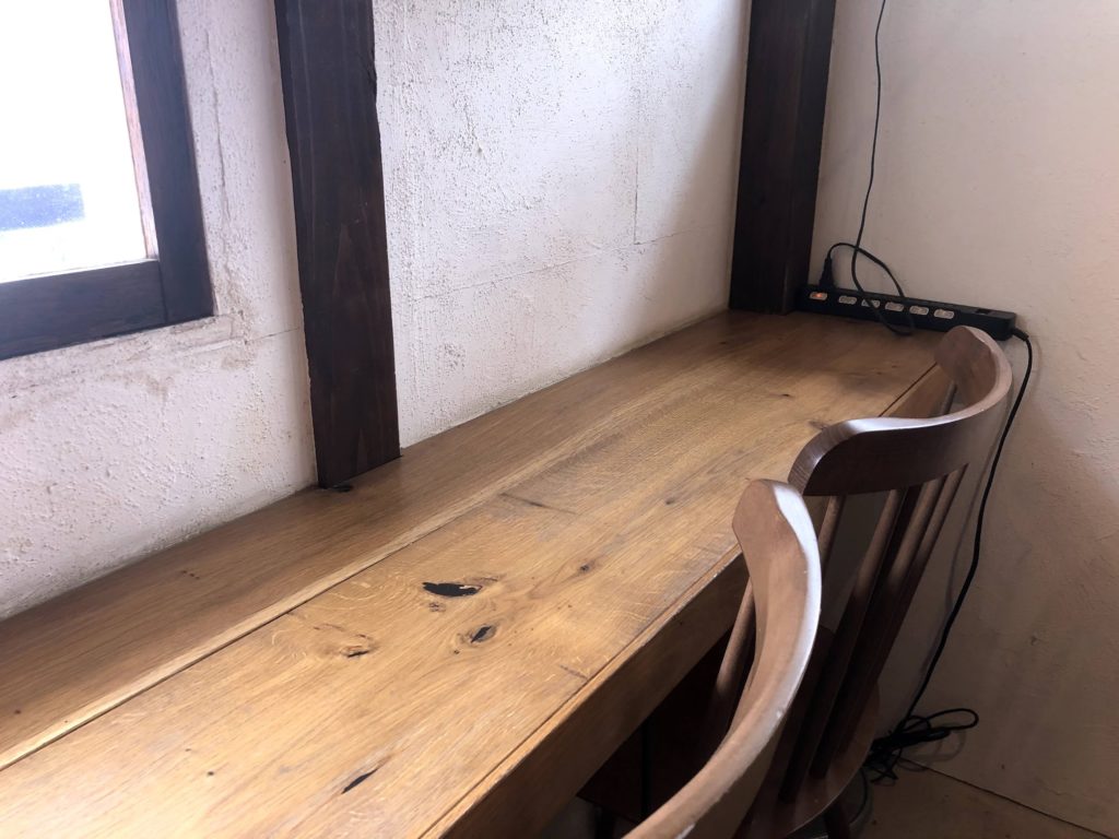 古民家カフェ七海の木面調のカウンター